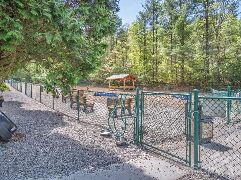 22 Dalonigei Court, Brevard, NC 28712.  MLS# CAR4371512, YatesRealty ID 23558. 