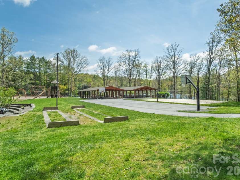 22 Dalonigei Court, Brevard, NC 28712.  MLS# CAR4371512, YatesRealty ID 23558. 