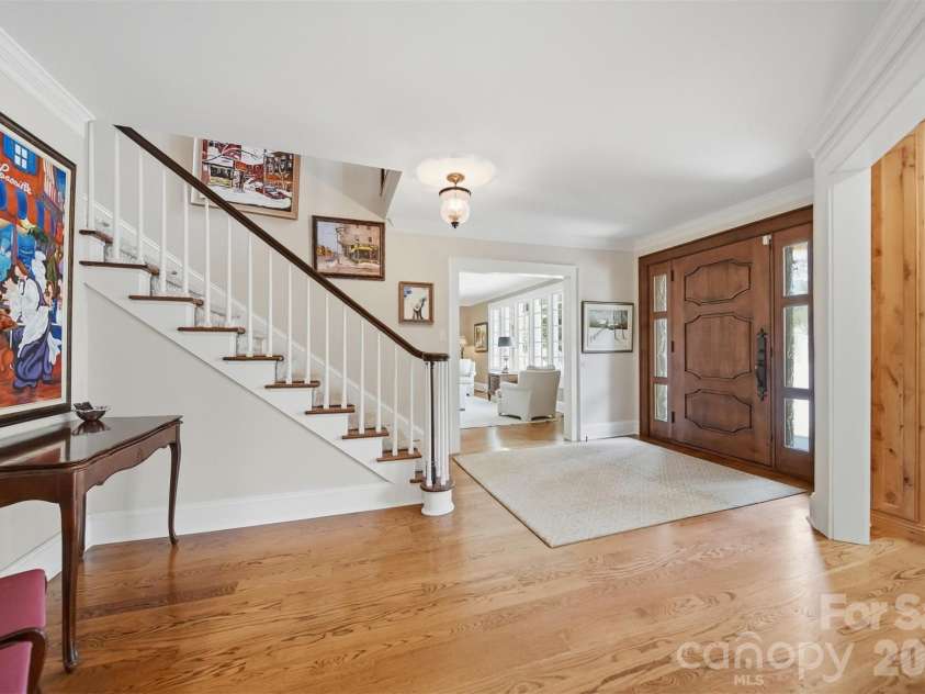 1013 14th Avenue Drive, Hickory, NC 28601.  MLS# CAR4383520, YatesRealty ID 23559. 