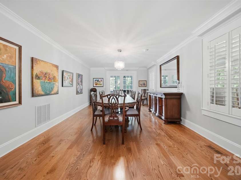 1013 14th Avenue Drive, Hickory, NC 28601.  MLS# CAR4383520, YatesRealty ID 23559. 