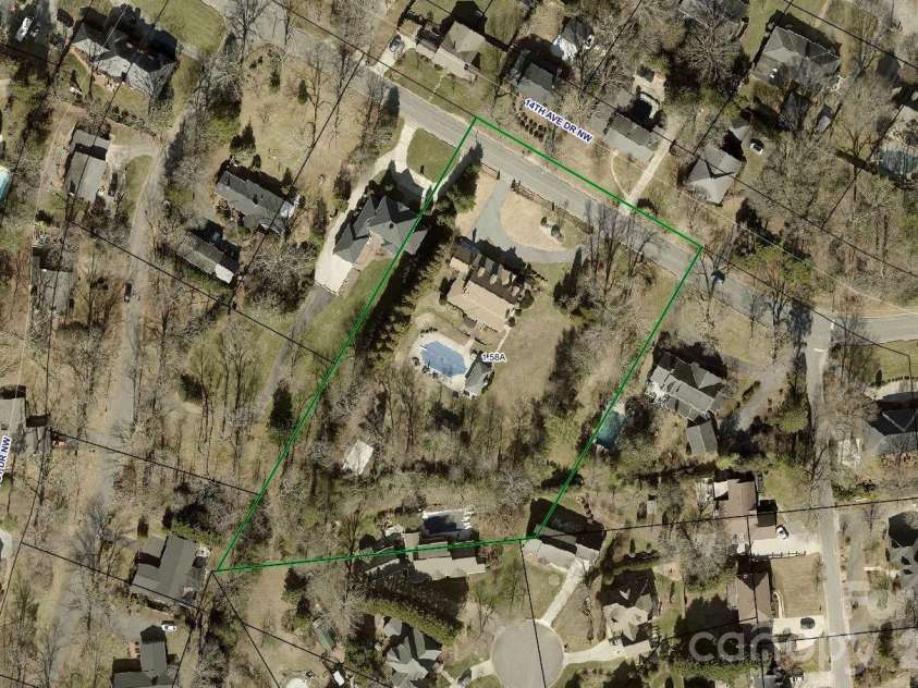 1013 14th Avenue Drive, Hickory, NC 28601.  MLS# CAR4383520, YatesRealty ID 23559. 