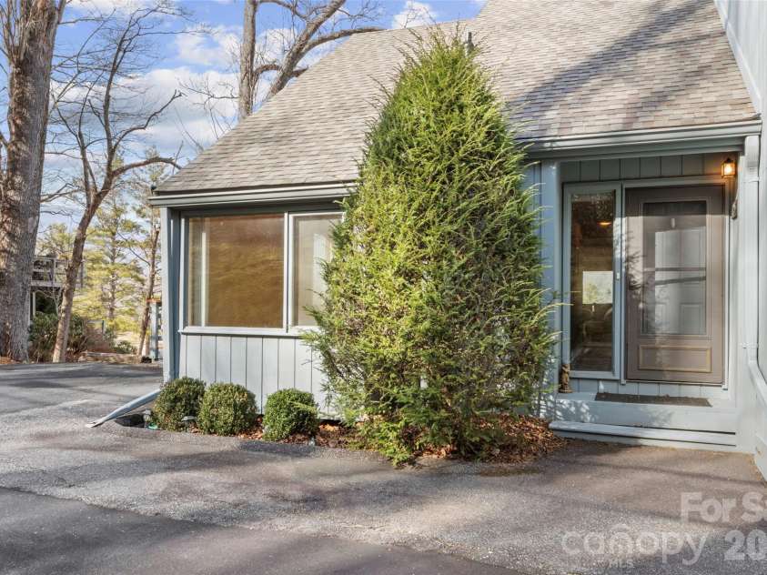 125 Townhouse Drive, Burnsville, NC 28714.  MLS# CAR4351467, YatesRealty ID 2356. 