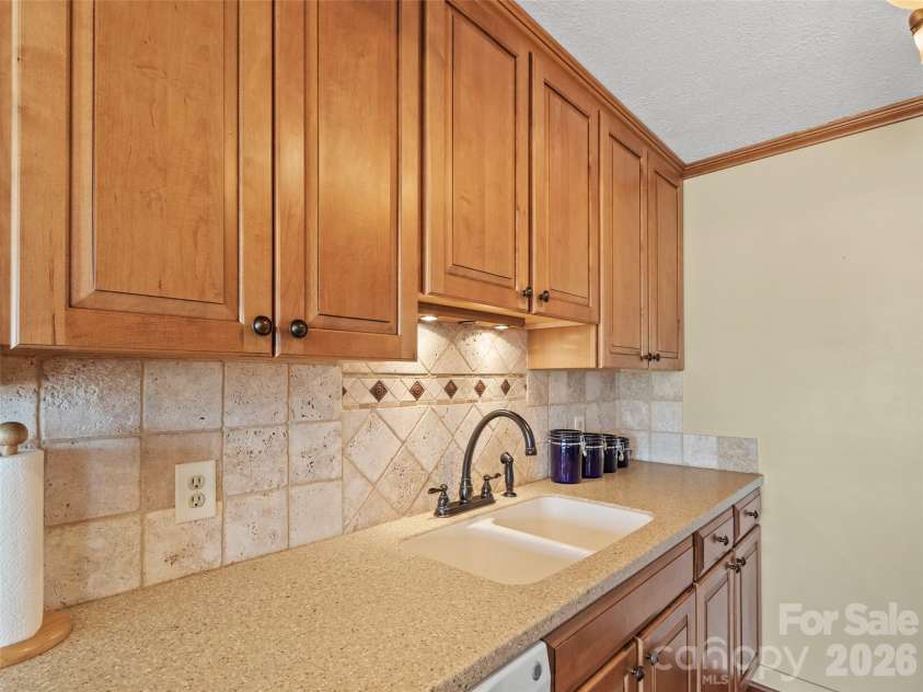 125 Townhouse Drive, Burnsville, NC 28714.  MLS# CAR4351467, YatesRealty ID 2356. 