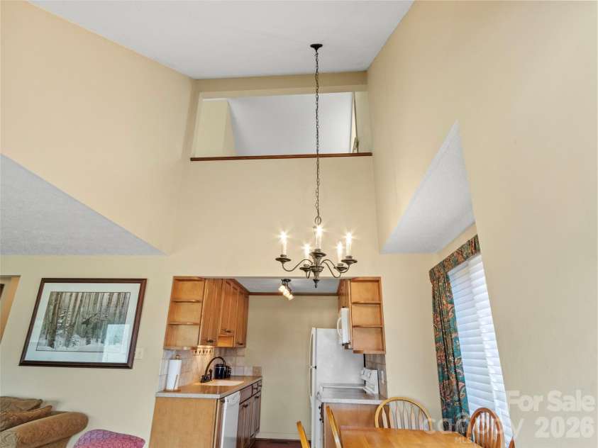 125 Townhouse Drive, Burnsville, NC 28714.  MLS# CAR4351467, YatesRealty ID 2356. 
