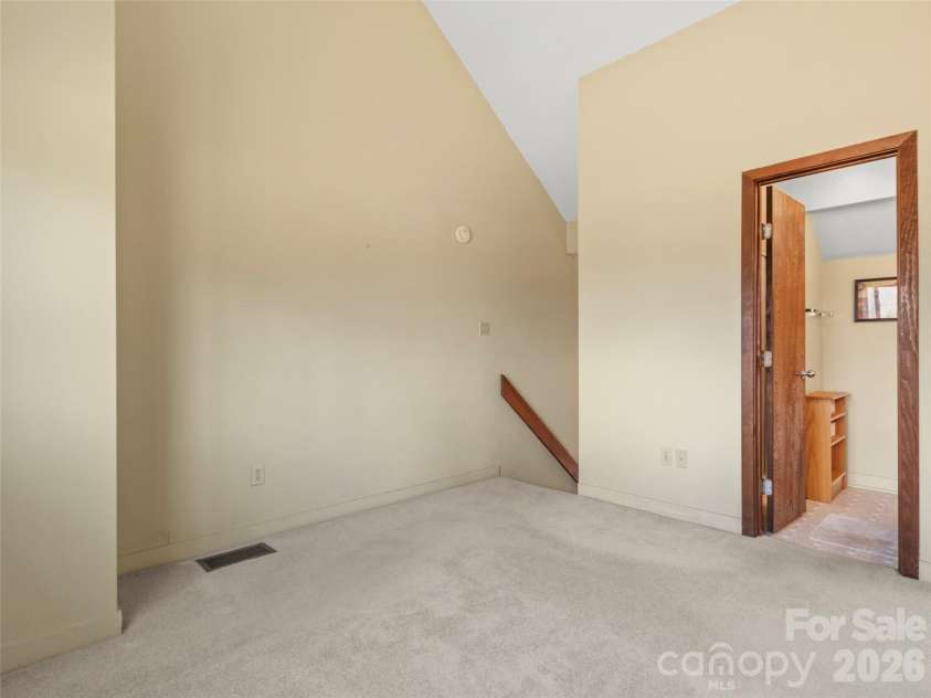 125 Townhouse Drive, Burnsville, NC 28714.  MLS# CAR4351467, YatesRealty ID 2356. 