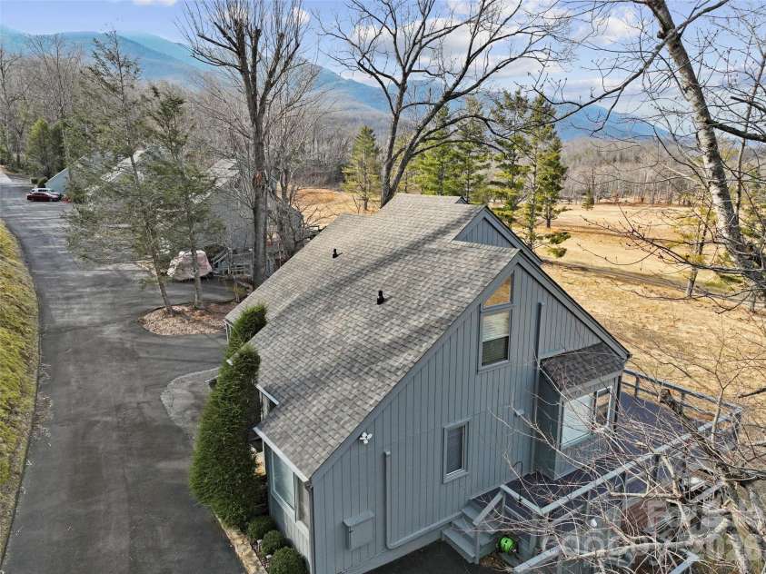 125 Townhouse Drive, Burnsville, NC 28714.  MLS# CAR4351467, YatesRealty ID 2356. 