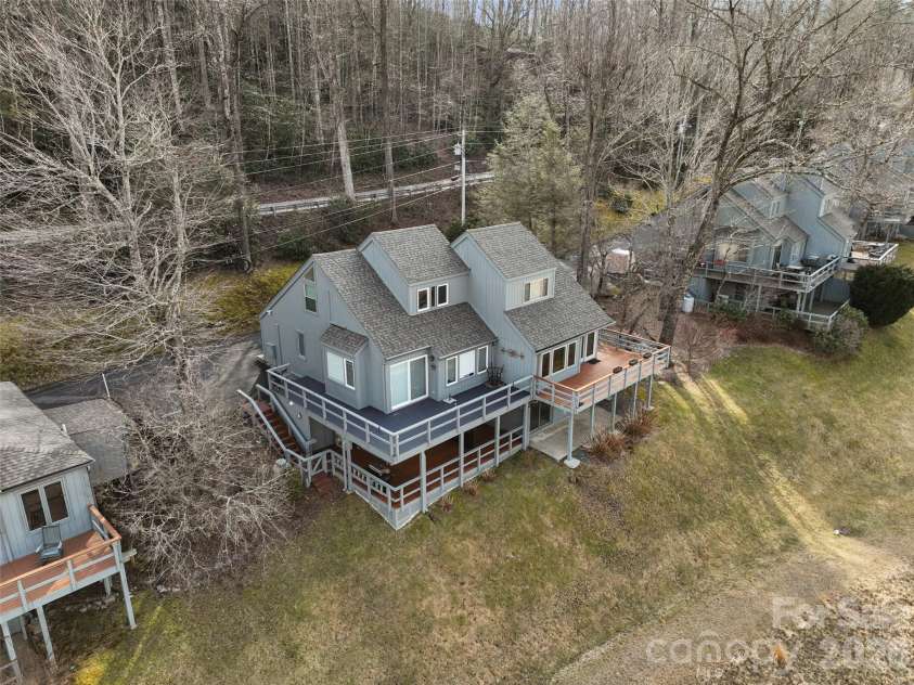 125 Townhouse Drive, Burnsville, NC 28714.  MLS# CAR4351467, YatesRealty ID 2356. 
