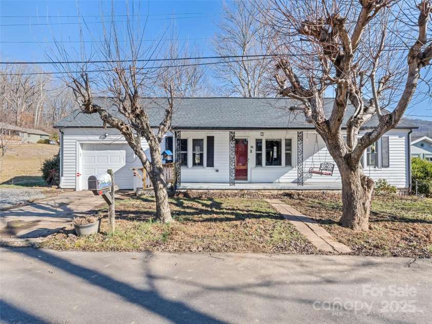 64 Jones Street, Clyde, NC 28721.  MLS# CAR4221728, YatesRealty ID 2356. 