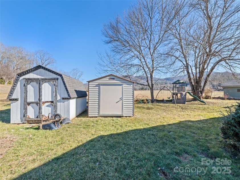 64 Jones Street, Clyde, NC 28721.  MLS# CAR4221728, YatesRealty ID 2356. 