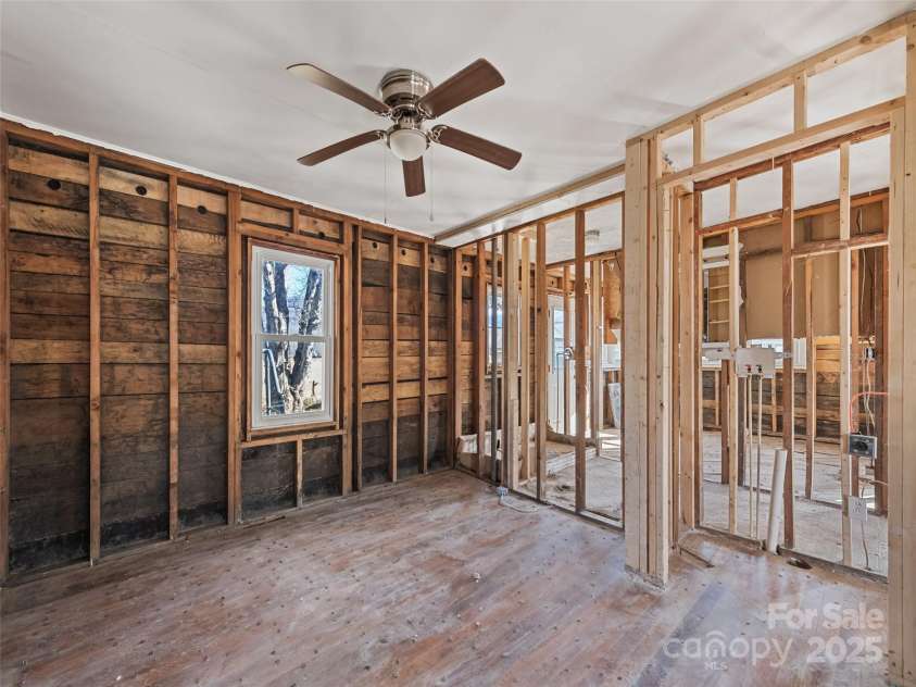 64 Jones Street, Clyde, NC 28721.  MLS# CAR4221728, YatesRealty ID 2356. 