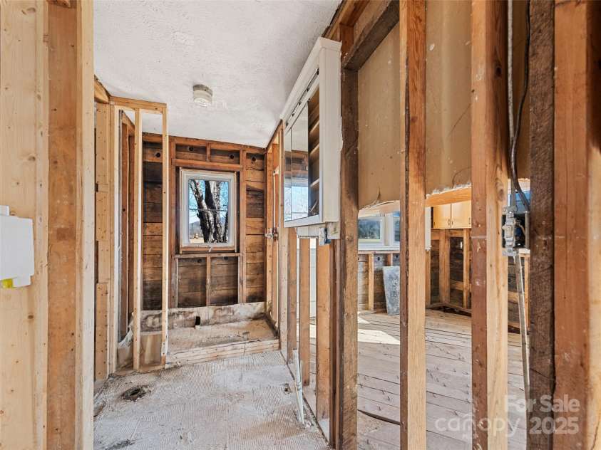 64 Jones Street, Clyde, NC 28721.  MLS# CAR4221728, YatesRealty ID 2356. 