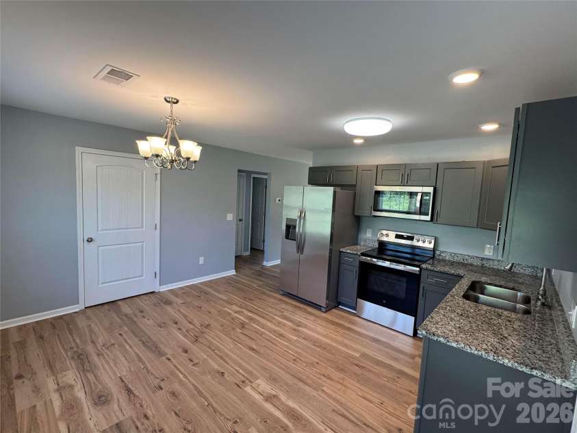1524 Evans Mill Road, Pageland, SC 29728.  MLS# CAR4379163, YatesRealty ID 23560. Eat in Kitchen w/new appliances