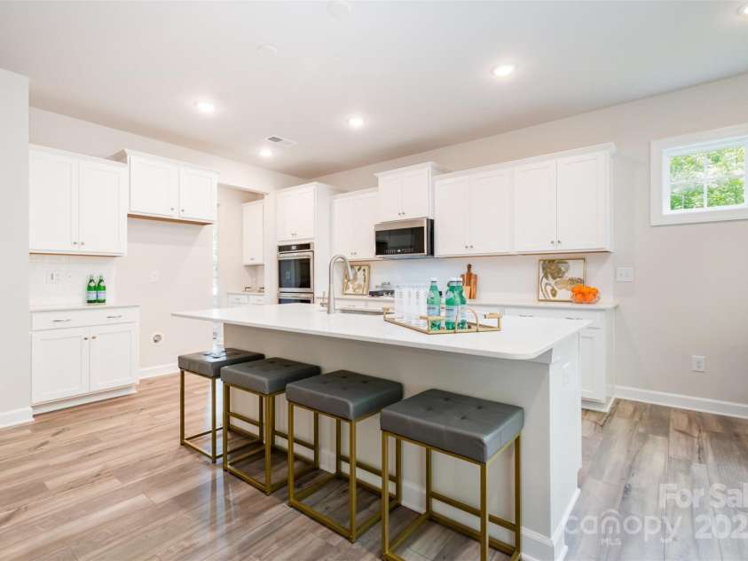 7001 New Town Road, Waxhaw, NC 28173.  MLS# CAR4242217, YatesRealty ID 23560. 