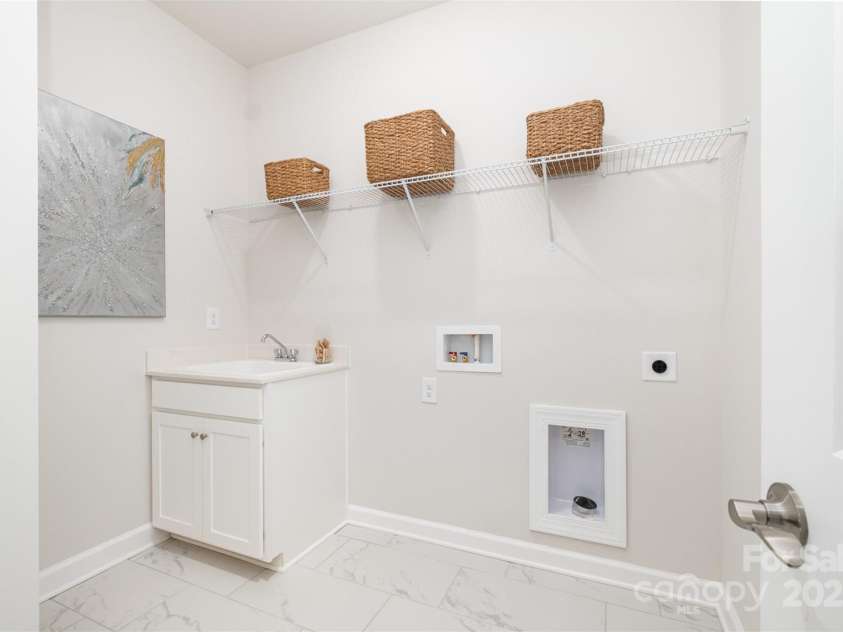 7001 New Town Road, Waxhaw, NC 28173.  MLS# CAR4242217, YatesRealty ID 23560. 