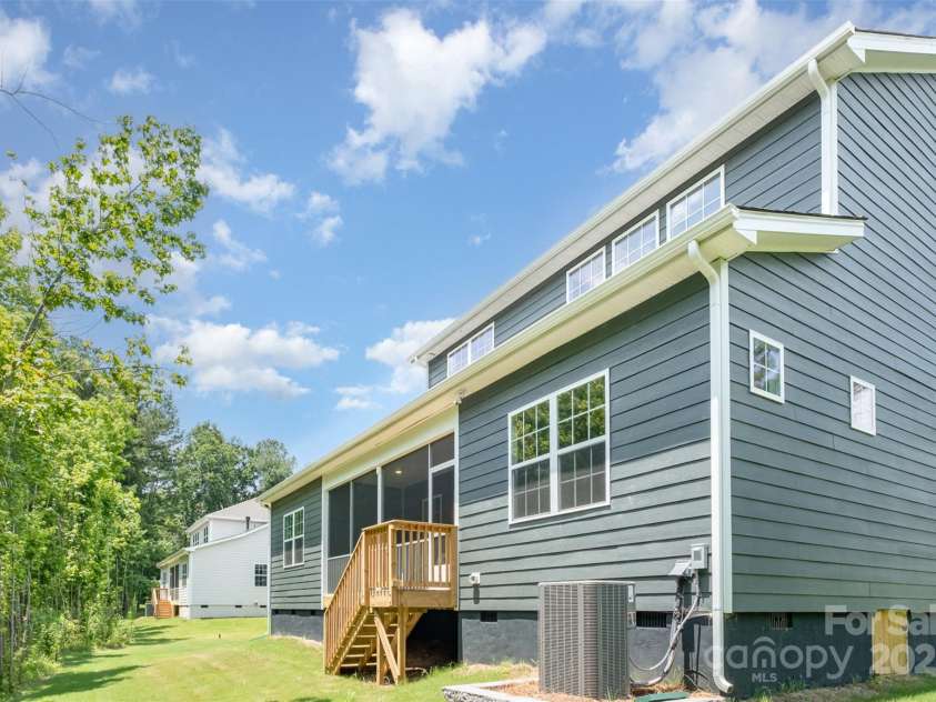 7001 New Town Road, Waxhaw, NC 28173.  MLS# CAR4242217, YatesRealty ID 23560. 