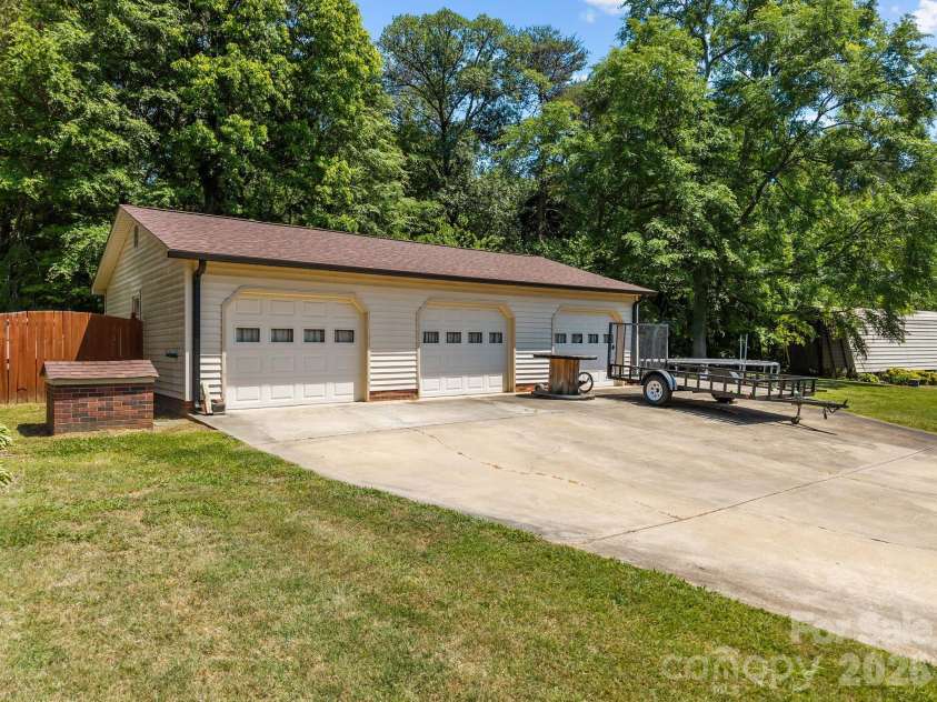 1215 Union Church Road, Salisbury, NC 28146.  MLS# CAR4379456, YatesRealty ID 23563. 