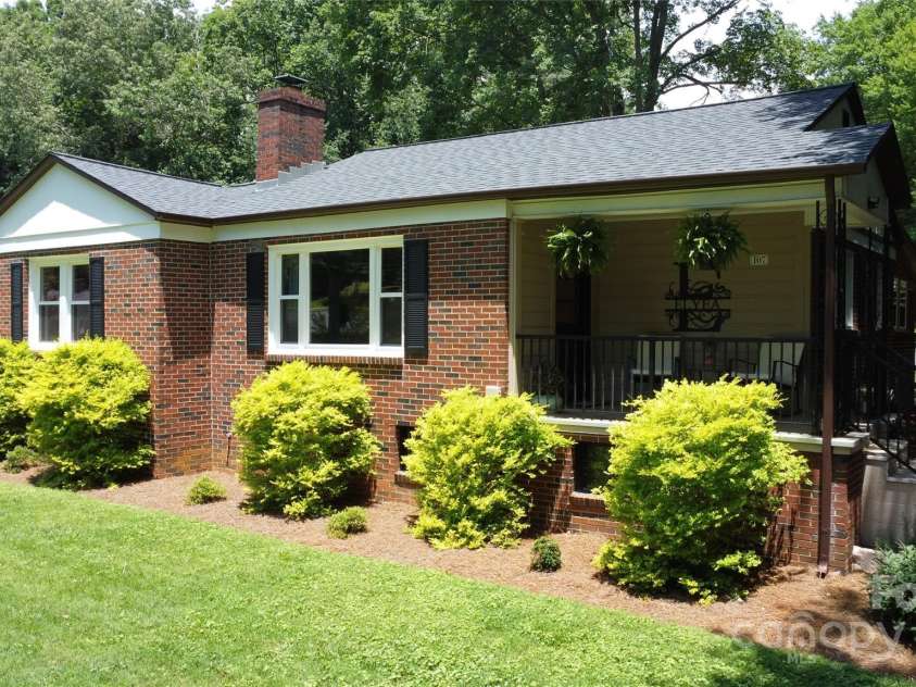107 Byrd Street, Morganton, NC 28655.  MLS# CAR4271971, YatesRealty ID 23566. 