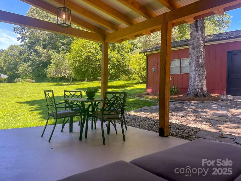 107 Byrd Street, Morganton, NC 28655.  MLS# CAR4271971, YatesRealty ID 23566. 