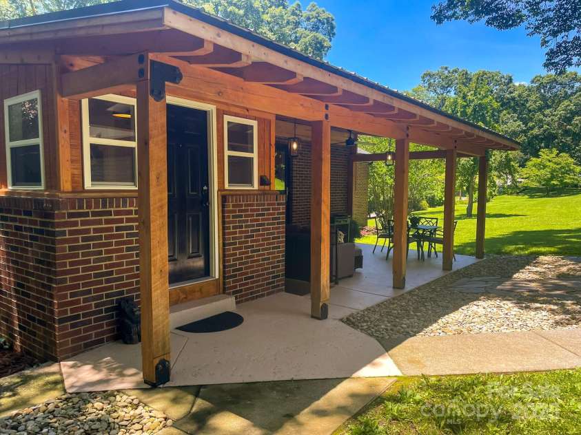 107 Byrd Street, Morganton, NC 28655.  MLS# CAR4271971, YatesRealty ID 23566. 