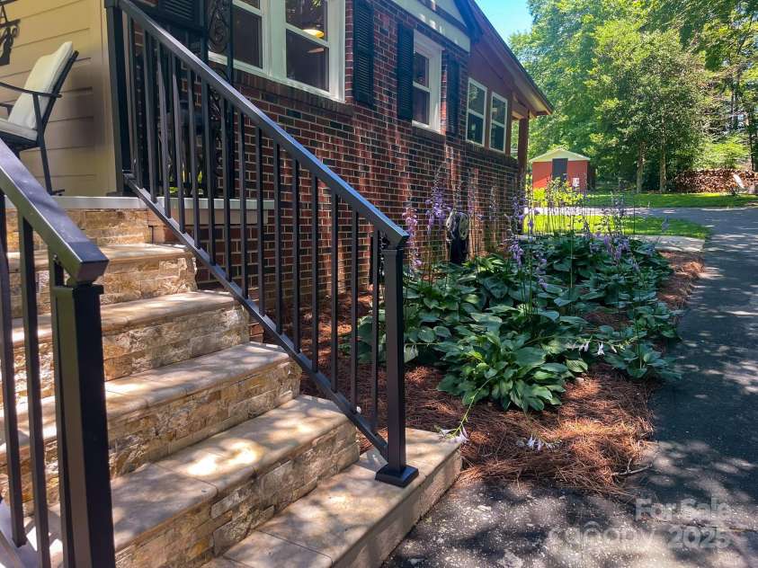 107 Byrd Street, Morganton, NC 28655.  MLS# CAR4271971, YatesRealty ID 23566. 