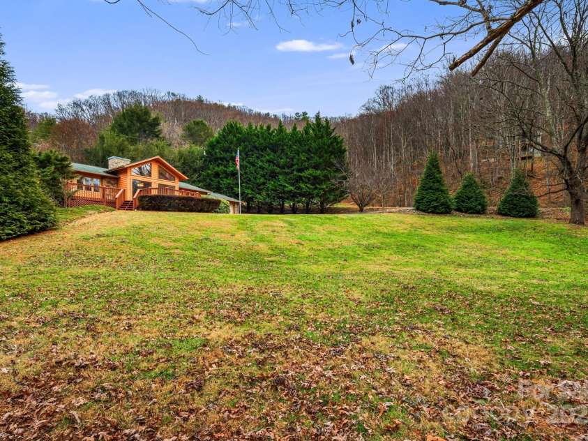 111 Valley View Drive, Mars Hill, NC 28754.  MLS# CAR4330134, YatesRealty ID 23567. 