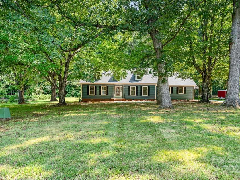 133 Pecan Lane, Salisbury, NC 28146.  MLS# CAR4275380, YatesRealty ID 23568. 