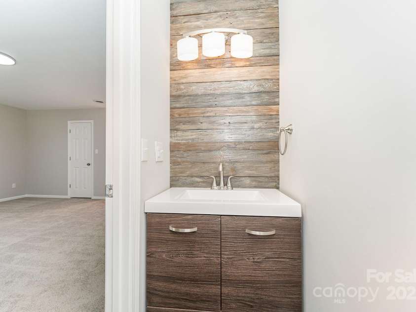 133 Pecan Lane, Salisbury, NC 28146.  MLS# CAR4275380, YatesRealty ID 23568. 