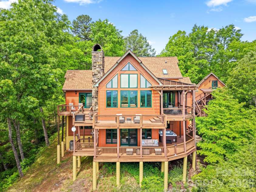 167 Wild Orchid Trail, Bryson City, NC 28713.  MLS# CAR4378989, YatesRealty ID 23568. 