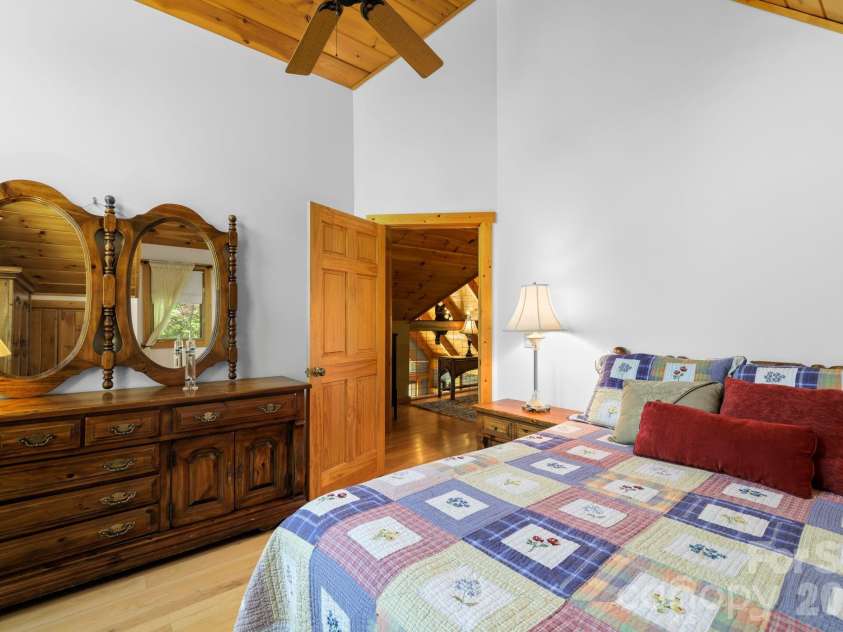 167 Wild Orchid Trail, Bryson City, NC 28713.  MLS# CAR4378989, YatesRealty ID 23568. 