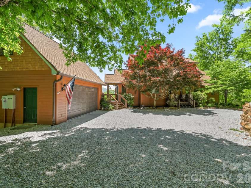 167 Wild Orchid Trail, Bryson City, NC 28713.  MLS# CAR4378989, YatesRealty ID 23568. 