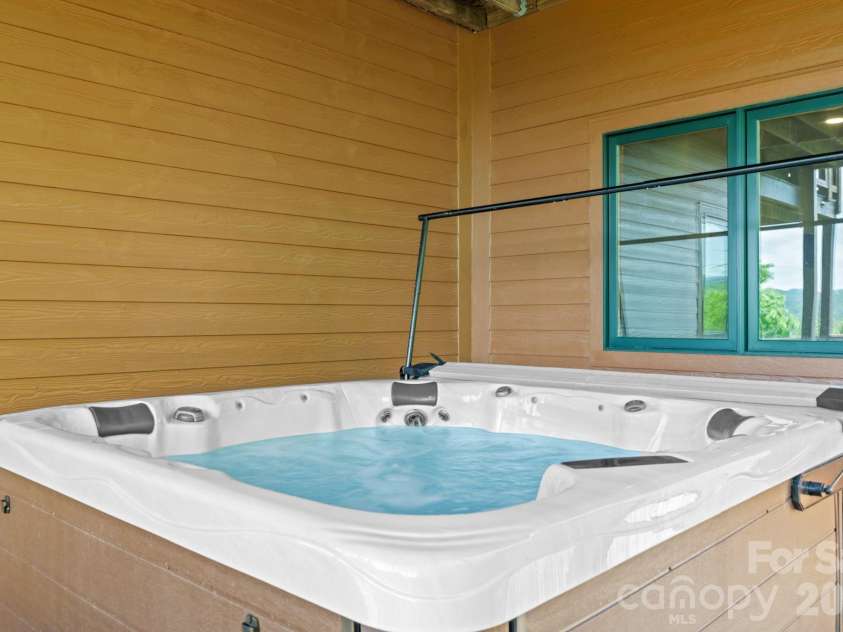 167 Wild Orchid Trail, Bryson City, NC 28713.  MLS# CAR4378989, YatesRealty ID 23568. 