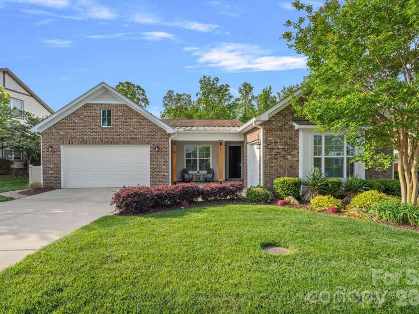 432 Granite Lake Court, Denver, NC 28307.  MLS# CAR4376364, YatesRealty ID 23569. 