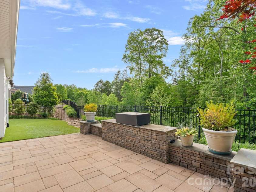 432 Granite Lake Court, Denver, NC 28307.  MLS# CAR4376364, YatesRealty ID 23569. Private backyard