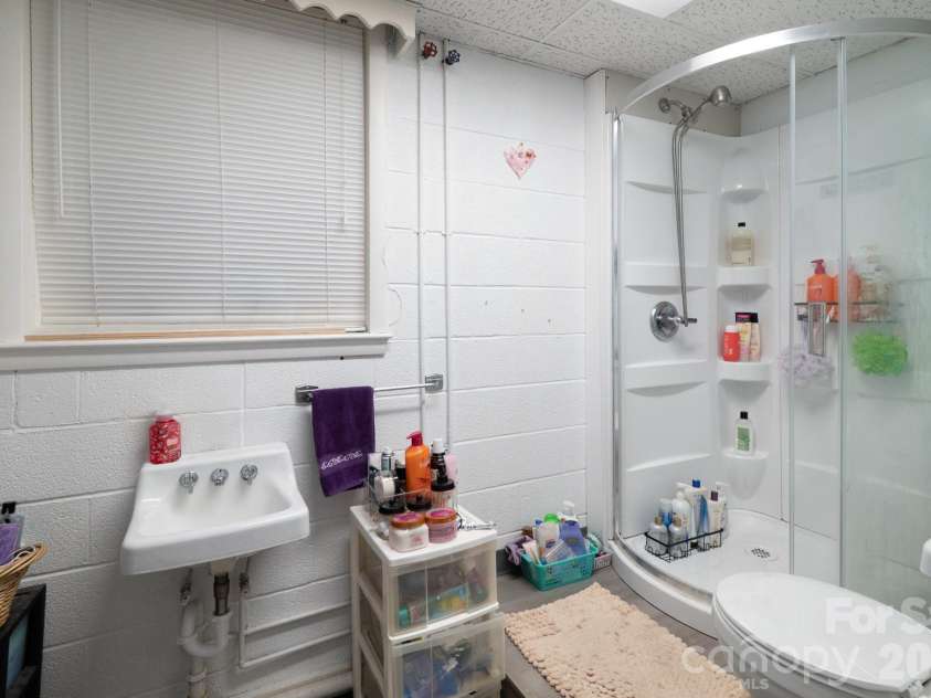 1616 Lithia Springs Road, Shelby, NC 28150.  MLS# CAR4336544, YatesRealty ID 2357. 