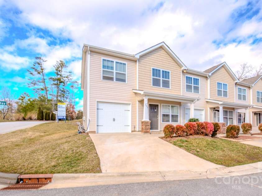 202 Lupine Field Way, Arden, NC 28704.  MLS# CAR4223149, YatesRealty ID 23570. 