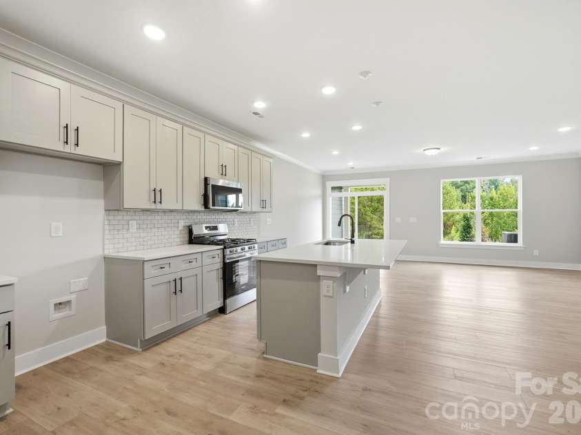 454 Blythe Townhome Lane, Waxhaw, NC 28173.  MLS# CAR4367106, YatesRealty ID 23571. Kitchen