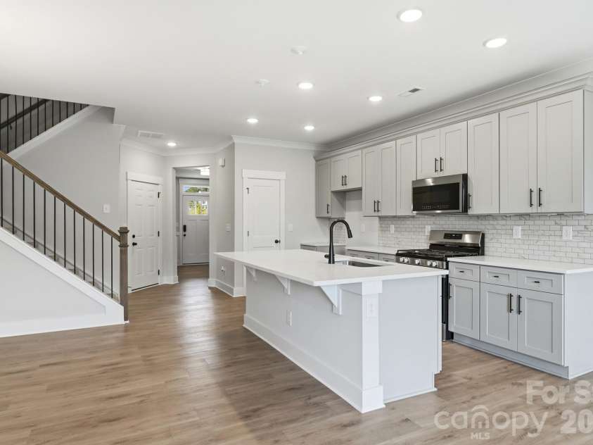 454 Blythe Townhome Lane, Waxhaw, NC 28173.  MLS# CAR4367106, YatesRealty ID 23571. Kitchen