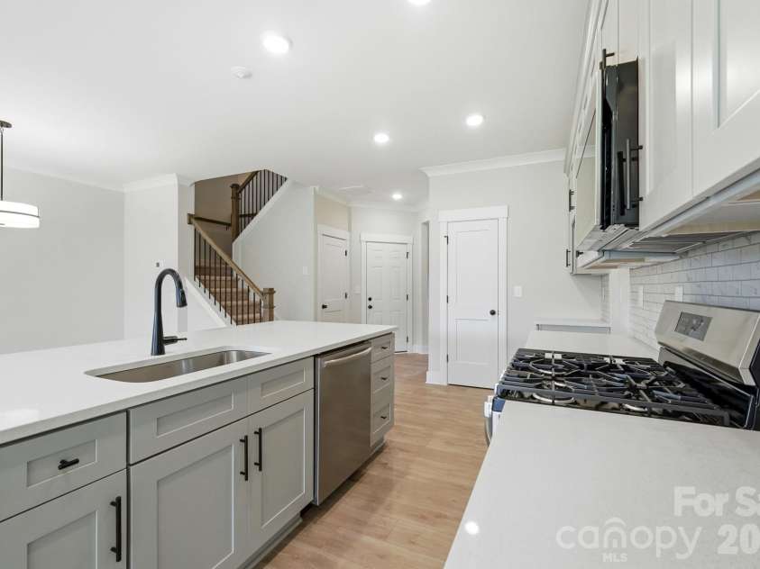 454 Blythe Townhome Lane, Waxhaw, NC 28173.  MLS# CAR4367106, YatesRealty ID 23571. Kitchen