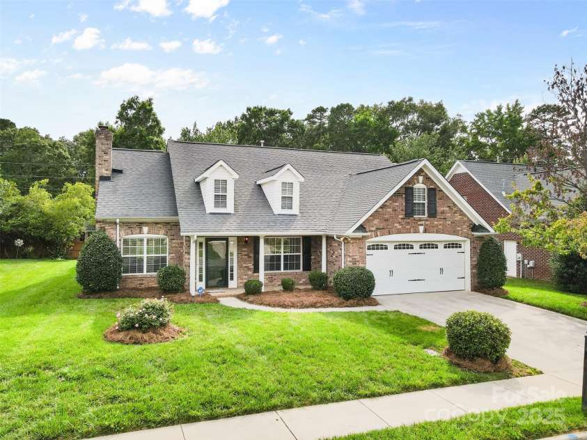 5707 Sustar Drive, Monroe, NC 28110.  MLS# CAR4269687, YatesRealty ID 23571. 