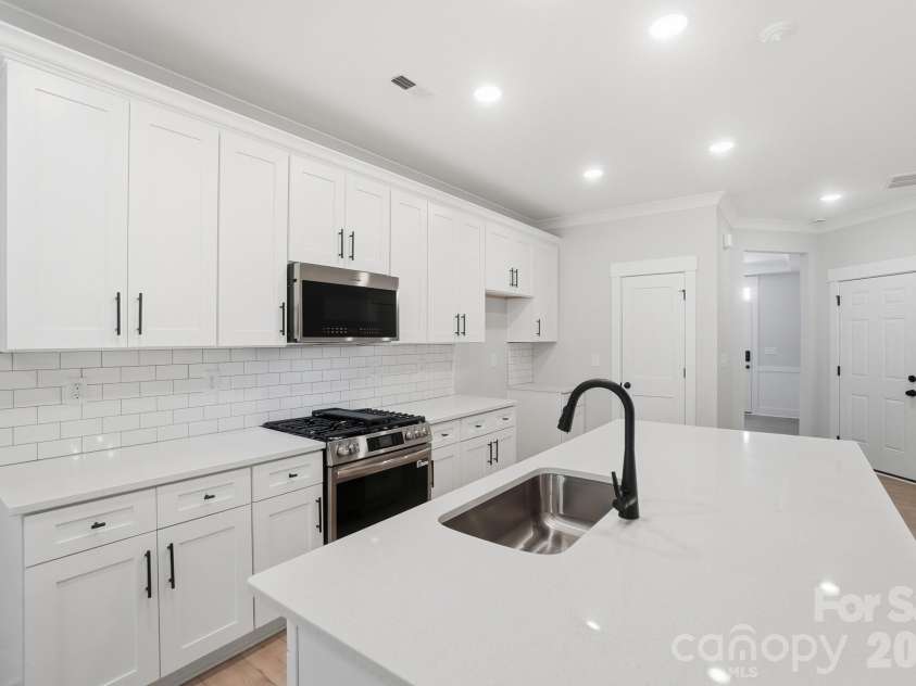 211 Viburnum Road, Waxhaw, NC 28173.  MLS# CAR4368138, YatesRealty ID 23572. 