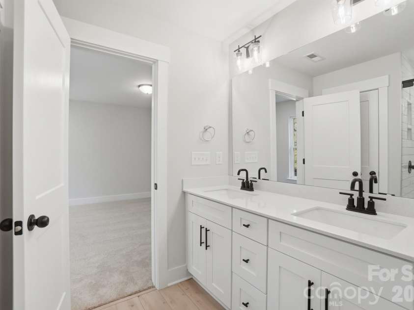 211 Viburnum Road, Waxhaw, NC 28173.  MLS# CAR4368138, YatesRealty ID 23572. 