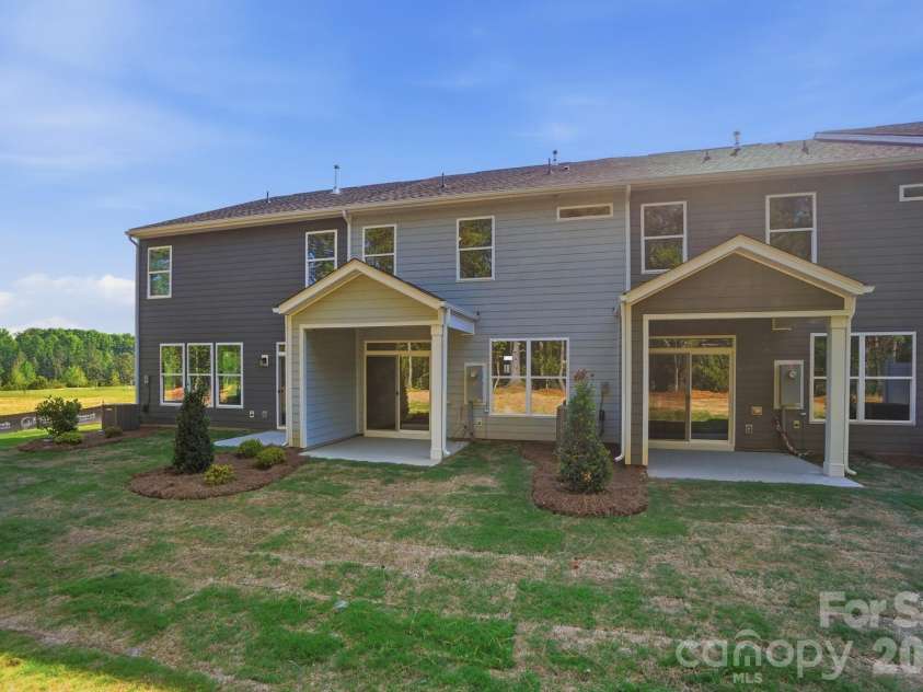 211 Viburnum Road, Waxhaw, NC 28173.  MLS# CAR4368138, YatesRealty ID 23572. 