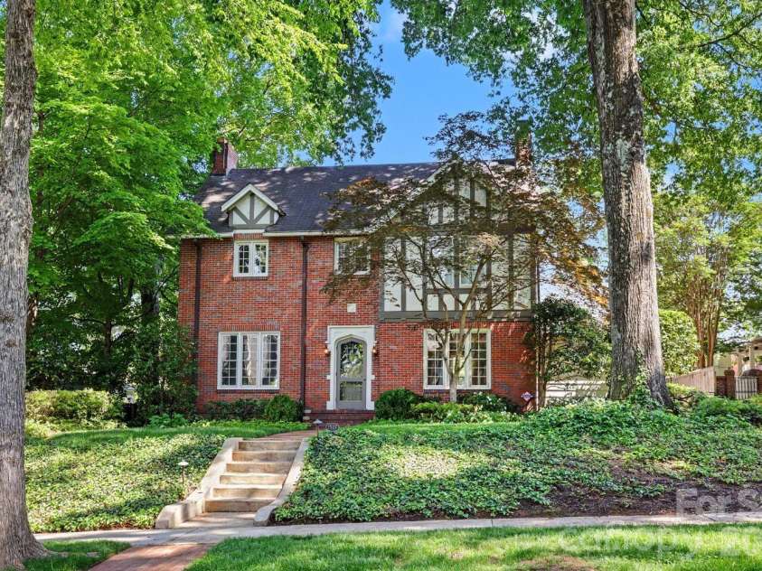 1527 Stanford Place, Charlotte, NC 28207.  MLS# CAR4380879, YatesRealty ID 23573. 
