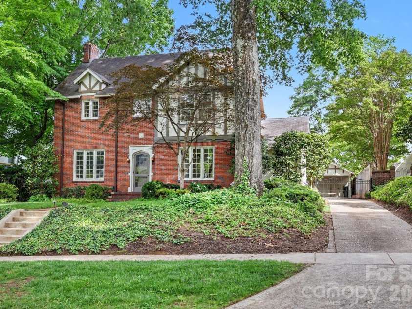 1527 Stanford Place, Charlotte, NC 28207.  MLS# CAR4380879, YatesRealty ID 23573. 