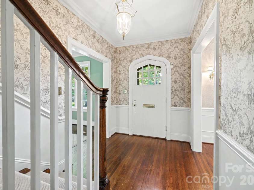 1527 Stanford Place, Charlotte, NC 28207.  MLS# CAR4380879, YatesRealty ID 23573. 