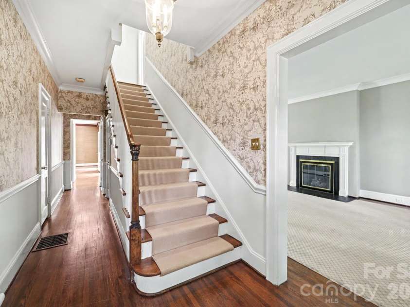1527 Stanford Place, Charlotte, NC 28207.  MLS# CAR4380879, YatesRealty ID 23573. 