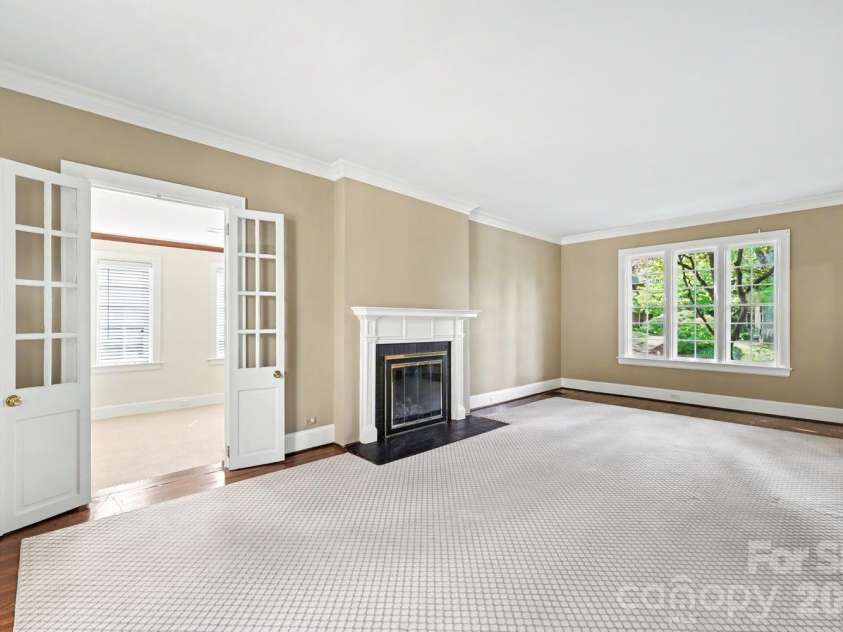 1527 Stanford Place, Charlotte, NC 28207.  MLS# CAR4380879, YatesRealty ID 23573. 
