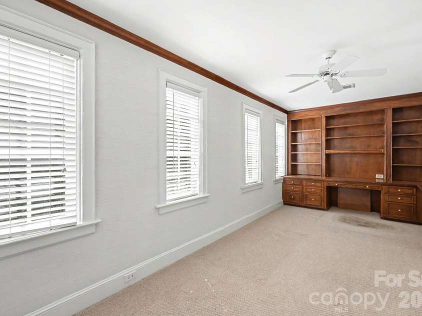1527 Stanford Place, Charlotte, NC 28207.  MLS# CAR4380879, YatesRealty ID 23573. 
