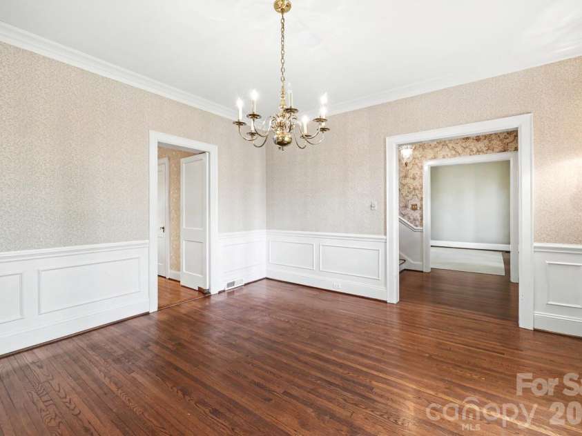 1527 Stanford Place, Charlotte, NC 28207.  MLS# CAR4380879, YatesRealty ID 23573. 