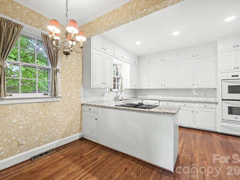 1527 Stanford Place, Charlotte, NC 28207.  MLS# CAR4380879, YatesRealty ID 23573. 